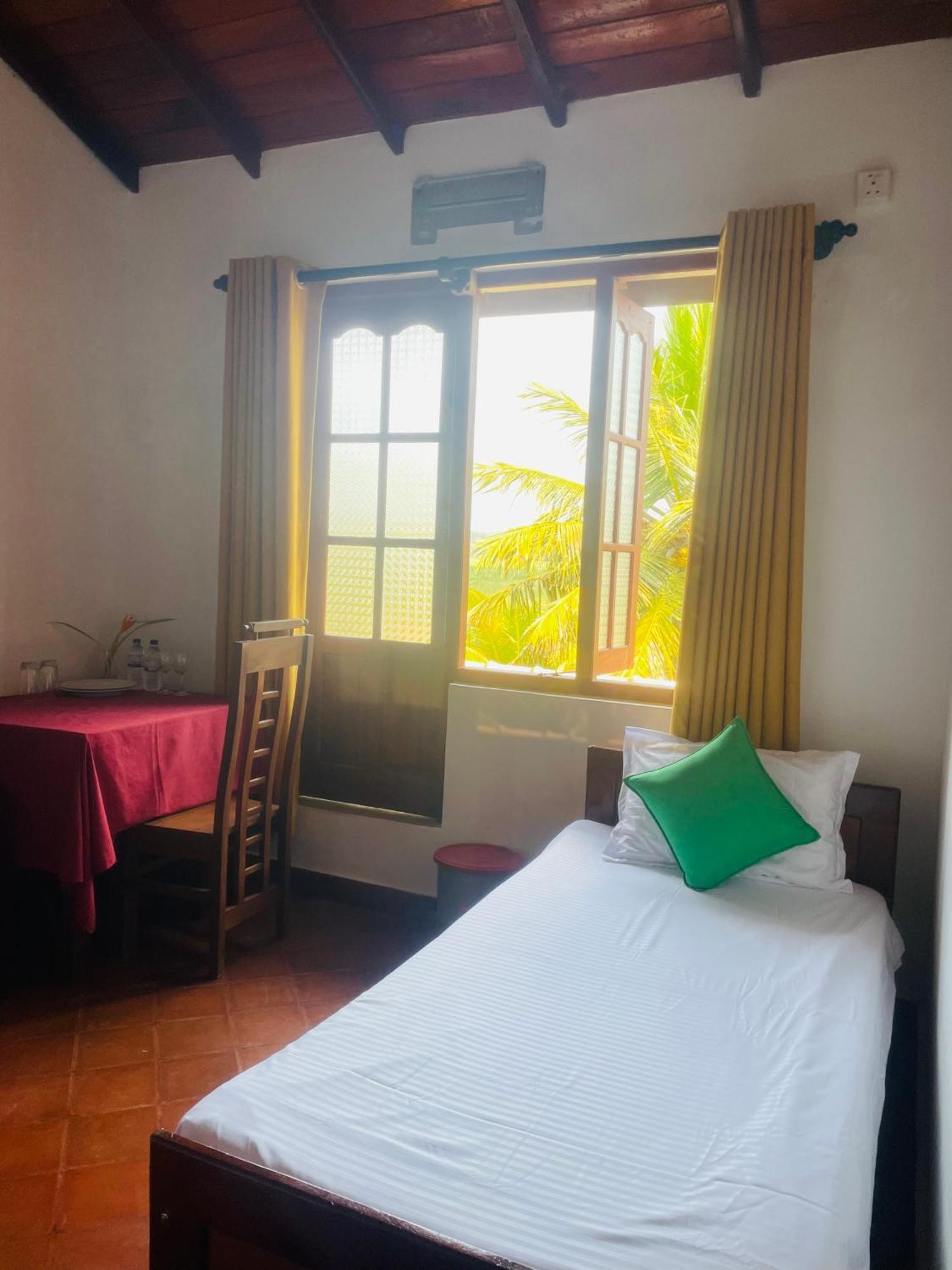Island House Hotel Dikwella Ngoại thất bức ảnh