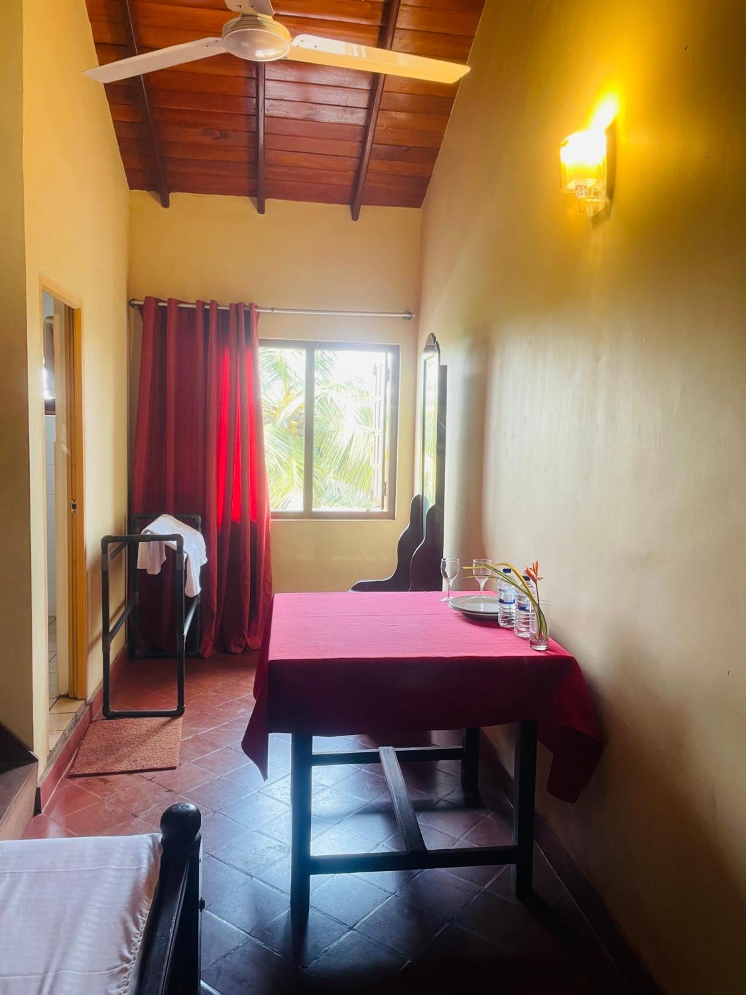 Island House Hotel Dikwella Ngoại thất bức ảnh
